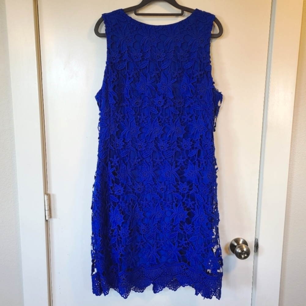 LRL: Blue Floral‎ Lace Overlay Above the Knee Dress